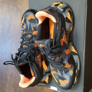 Unique Adidas Bounce. Size 7 M.